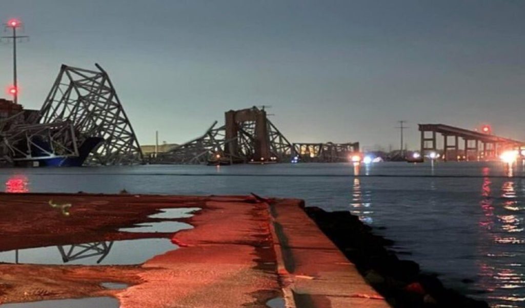 Scott Key Bridge: जहाज के टक्कर से कुछ इस तरह ढह गया फ्रांसिस स्कॉट की ब्रिज, आपातकाल की घोषणा 1 Scott Bridge