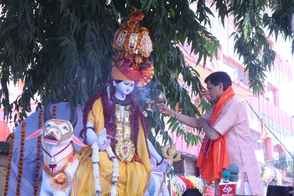 Photos: नरेंद्र मोदी के मंत्री नित्यानंद राय बने महादेव के गाड़ीवान, देशी अंदाज में चलाई बैलगाड़ी 3 Whatsapp Image 2024 03 08 At 12.24.55 Pm