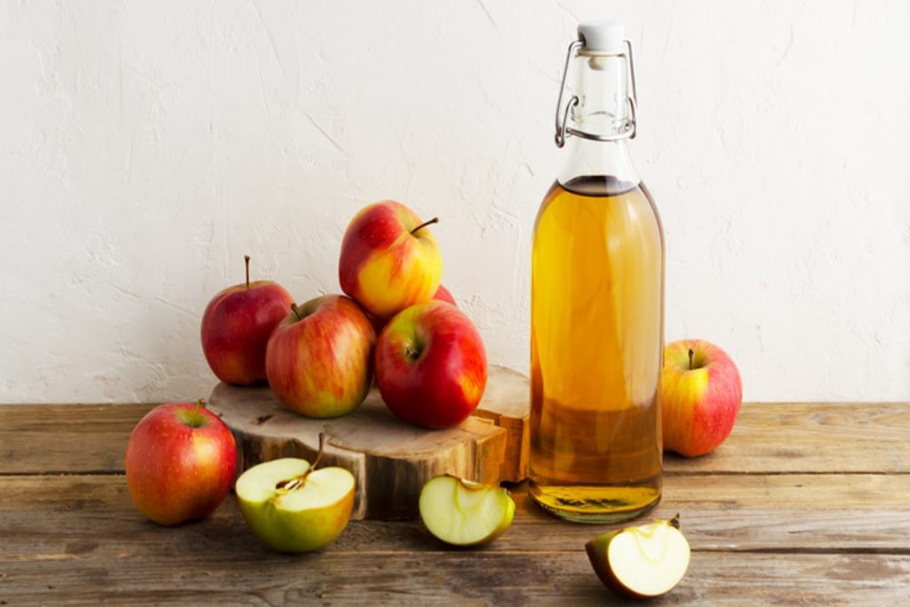 Best Juice For Heart Health: दिल को रखना है चुस्त और दुरुस्त तो पीना शुरू कर दें ये 6 बेस्ट जूस 6 Apple Juice