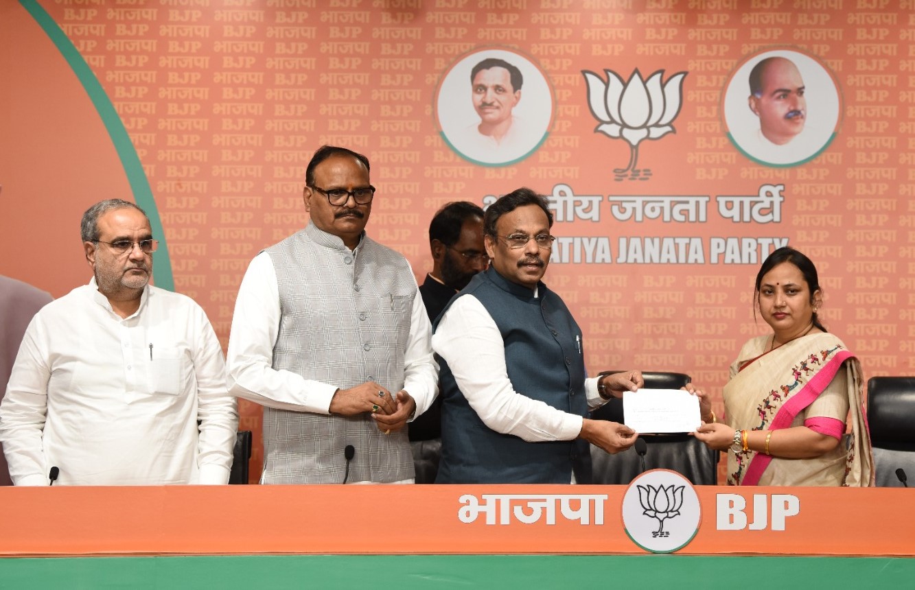 MP Sangeeta Azad joins BJP, another blow to BSP before Lok Sabha elections