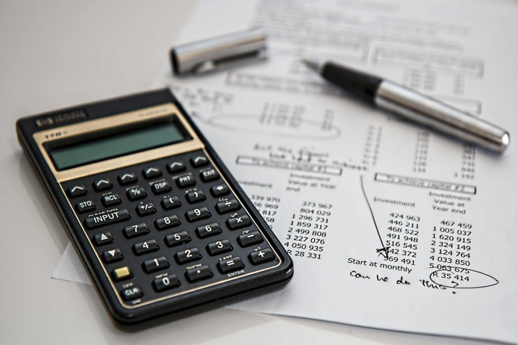 Personal Finance: अकेली महिलाएं इस तरह करें पैसों की बचत, आप भी जानें 3 Budget 1