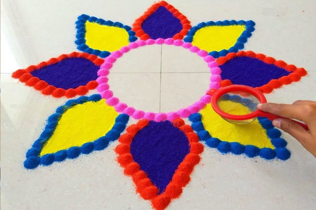Holika Rangoli 2024: होलिका दहन से पहले अपने घरों में बनाएं ये रंगोली डिजाइन 2 Dot Rangoli Holika