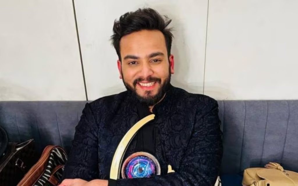 Elvish Yadav के पिता ने कर दिया बेटे का सिस्टम हैंग, बोले- महंगी गाड़ियां और अपार्टमेंट… 2 Elvish2 1 5