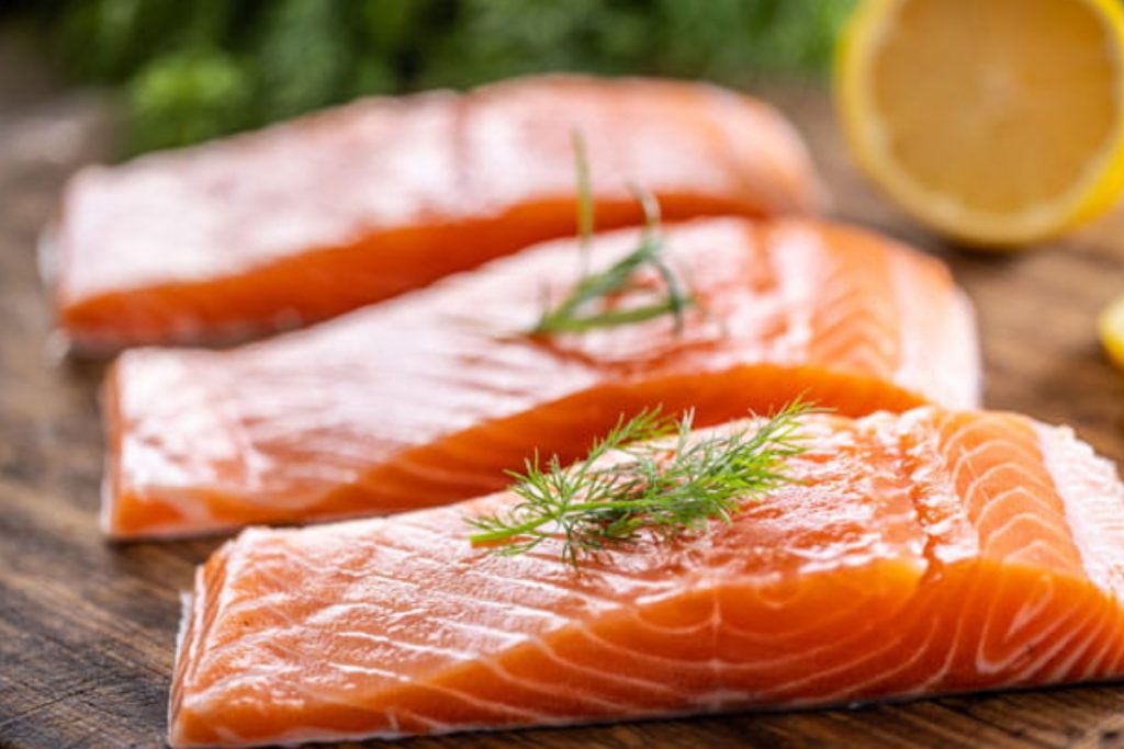 Superfoods For Hair And Skin: ये हैं कुछ जरूरी चीजें जिन्हें खाने से आपके हेयर और फेस रहेंगे हेल्दी 1 Fatty Fish
