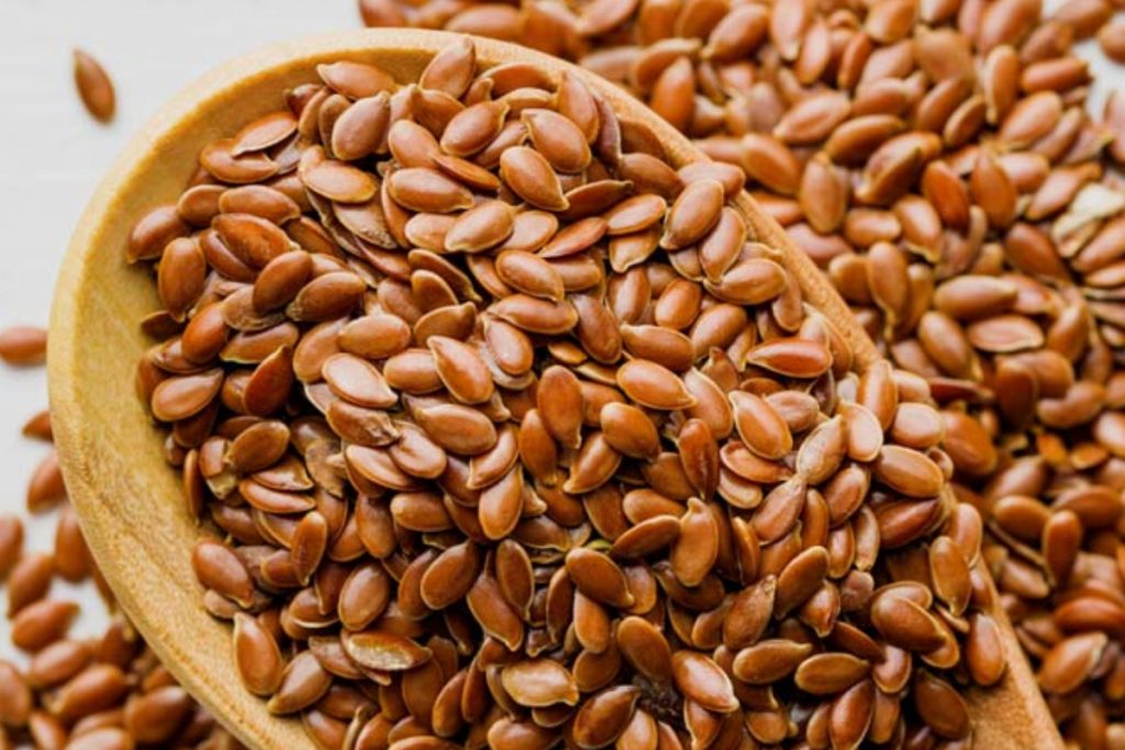 Superfoods For Hair And Skin: ये हैं कुछ जरूरी चीजें जिन्हें खाने से आपके हेयर और फेस रहेंगे हेल्दी 6 Flaxseeds