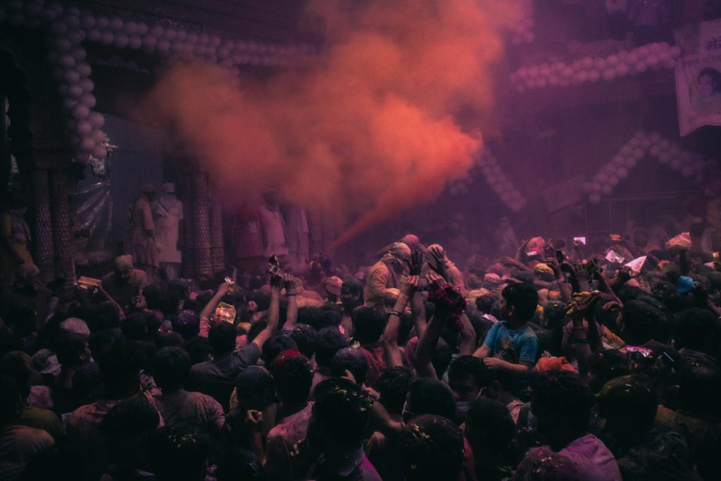 Holi 2024 In Mathura And Vrindavan: मथुरा और वृंदावन में बना रहे हैं होली का प्लान तो इन खूबसूरत जगहों पर विजिट करना ना भूलें 3 Holi 2024 1