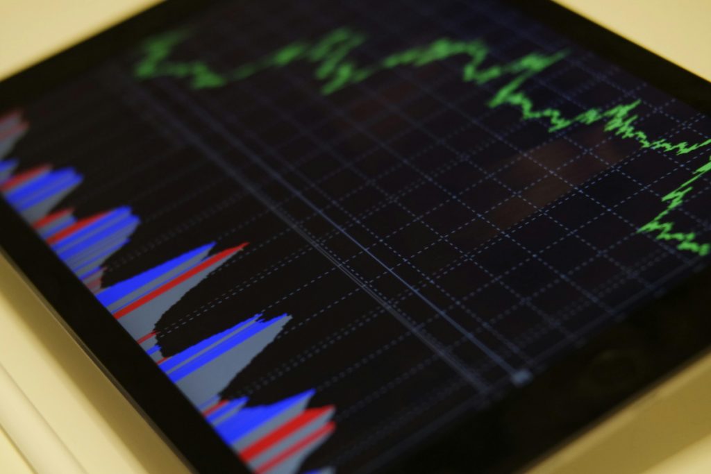 Personal Finance: अकेली महिलाएं इस तरह करें पैसों की बचत, आप भी जानें 6 Investment 1