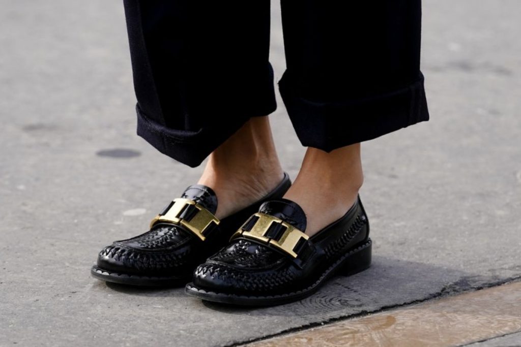 Footwear For Women: ट्रेंडी के साथ चाहिए क्मफर्टबल लूक, तो इन फुटवियर को करें अपने वार्डरोब में शामिल 5 Lofers Women Footwear