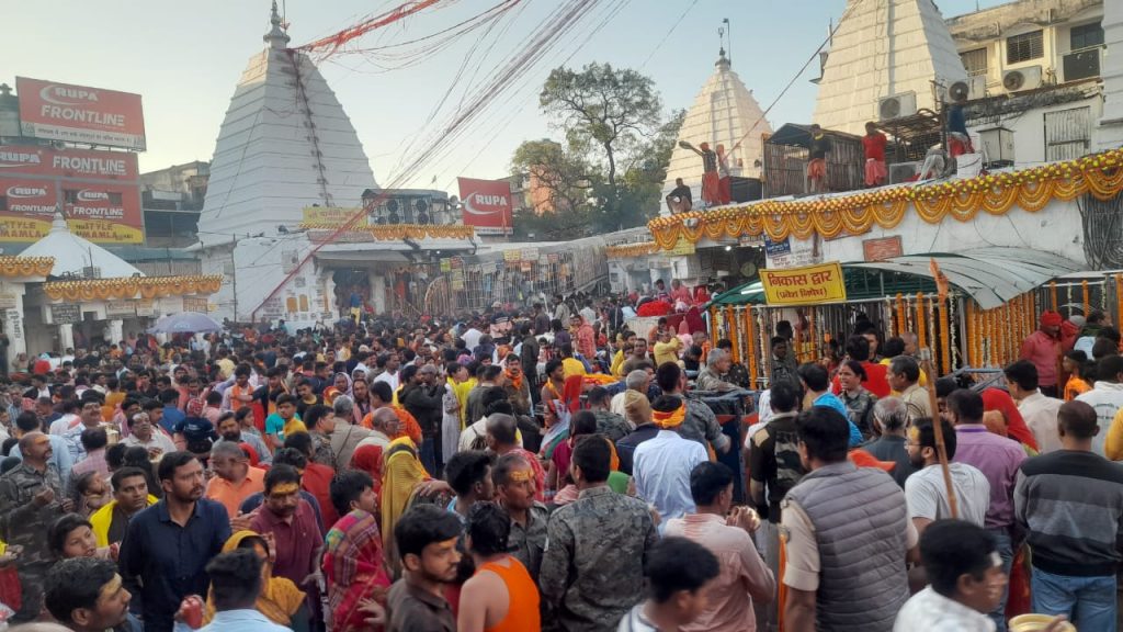 महाशिवरात्रि पर सज-धजकर तैयार बाबानगरी, देवघर में चारों ओर गूंज रहा नम: शिवाय ऊं नम: शिवाय 6 Maha Shivratri In Deoghar