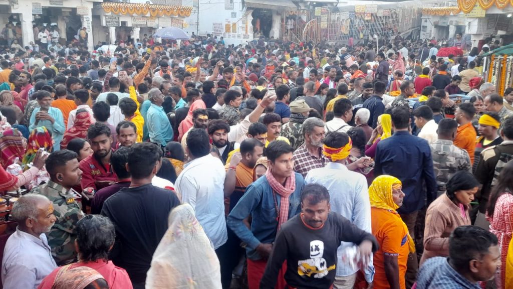 महाशिवरात्रि पर सज-धजकर तैयार बाबानगरी, देवघर में चारों ओर गूंज रहा नम: शिवाय ऊं नम: शिवाय 5 Maha Shivratri In Deoghar