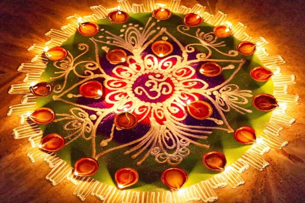 Mahashivratri Rangoli Designs: खूबसूरत रंगोली के साथ महाशिवरात्रि को बनाएं खास, यहां हैं कमाल के आइडियाज 3 Om Rangoli Design