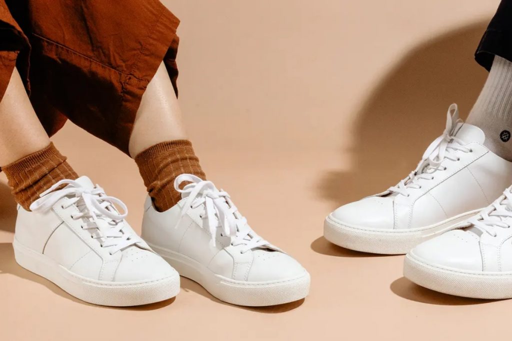 Footwear For Women: ट्रेंडी के साथ चाहिए क्मफर्टबल लूक, तो इन फुटवियर को करें अपने वार्डरोब में शामिल 1 Sneakers Women Footwear