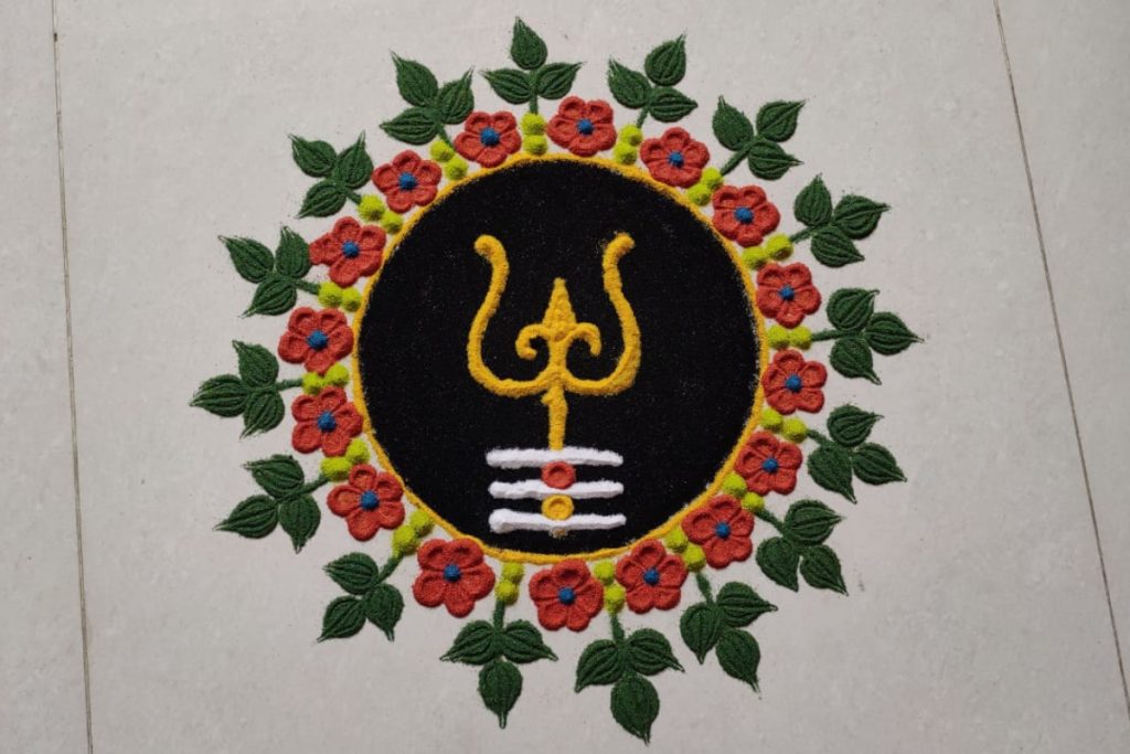Mahashivratri Rangoli Designs: खूबसूरत रंगोली के साथ महाशिवरात्रि को बनाएं खास, यहां हैं कमाल के आइडियाज 2 Trishool 1