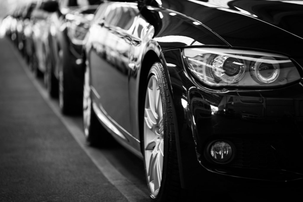 भारत से सस्ती हैं दुबई में ये चीजें, लिस्ट देखकर चौंक जाएंगे आप 2 Vehicles