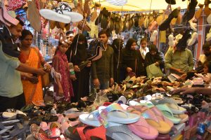 Eid al-Fitr की खरीददारी को लेकर बाजारों में भीड़