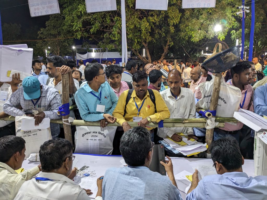 गया लोकसभा चुनाव: आजादी के बाद पहली बार रक्तहीन रहा चुनाव, Dm-Ssp ने जताई खुशी 2 Img 20240419 Wa0066 1
