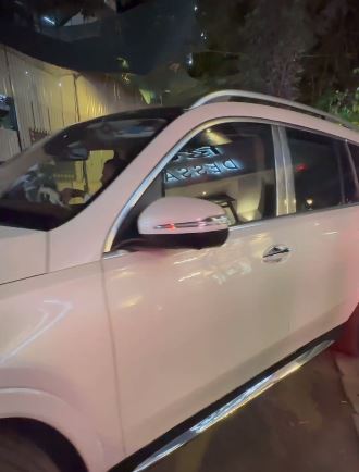 Kangana ranaut new car 4