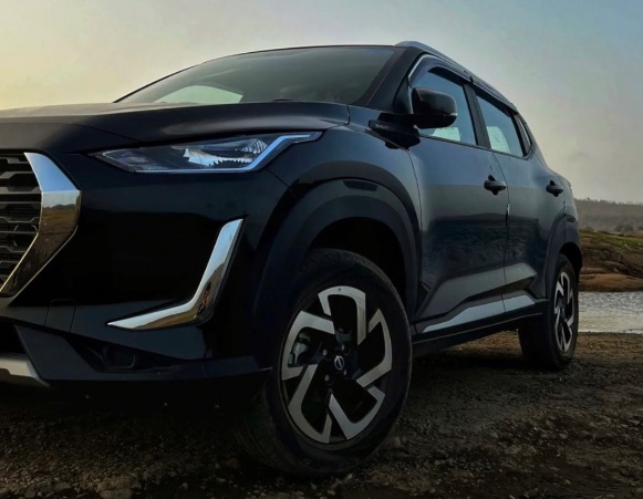 किलर लुक में नेक्सन का टेंशन बढ़ा रही Nissan की ये मिनी फॉर्च्यूनर 2 Nissan Magnite Mini Fortuner 3
