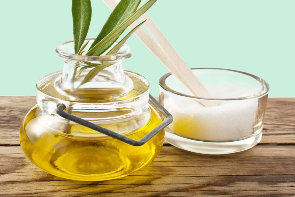 बच्चे की मालिश के लिए बेस्ट हैं ये 5 तेल, तंदुरुस्त बनेगा शरीर 1 Olive Oil
