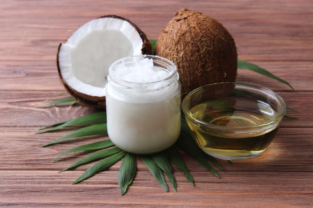 बच्चे की मालिश के लिए बेस्ट हैं ये 5 तेल, तंदुरुस्त बनेगा शरीर 4 Coconut Oil