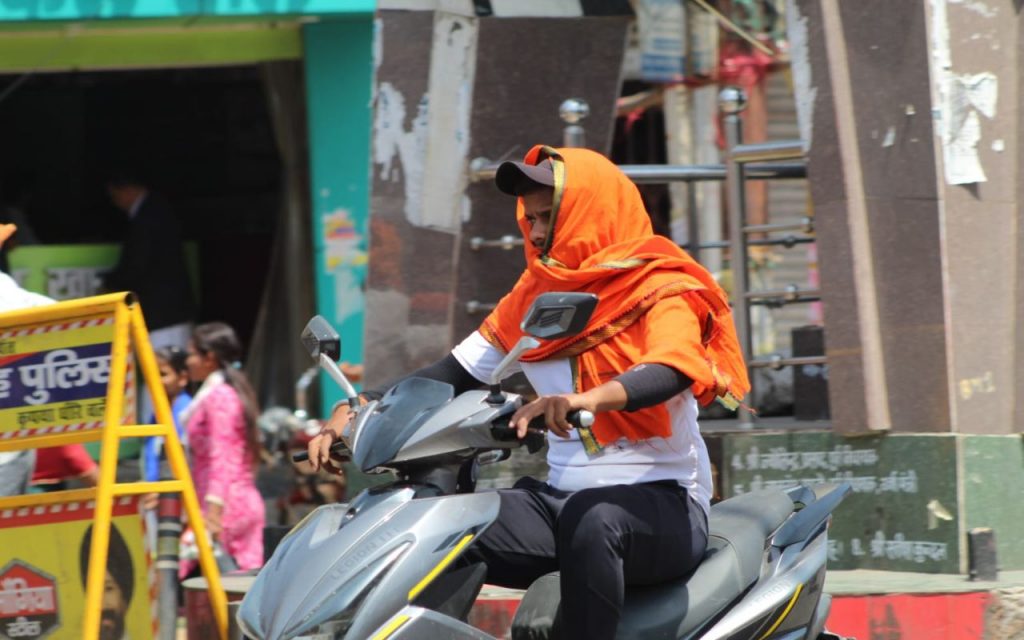 Weather Today: आसमान से बरस रही आग, गिरिडीह में बढ़ती गर्मी से जनजीवन अस्त-व्यस्त 2 Giridih News Jharkhand Weather News Today