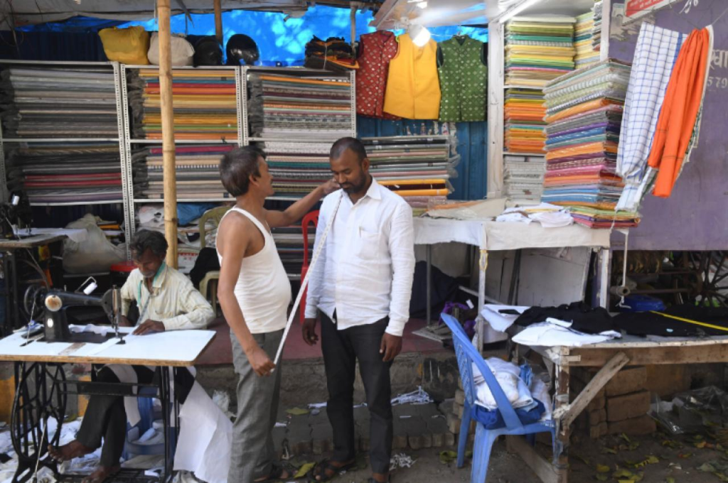 Loksabha Election: डिजिटल हुआ प्रचार, डिजिटल प्रचार में मंदा हुआ दुकानदारों का धंधा, दुकानदार निराश 2 Image 13