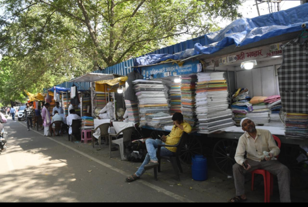 Loksabha Election: डिजिटल हुआ प्रचार, डिजिटल प्रचार में मंदा हुआ दुकानदारों का धंधा, दुकानदार निराश 5 Image 14