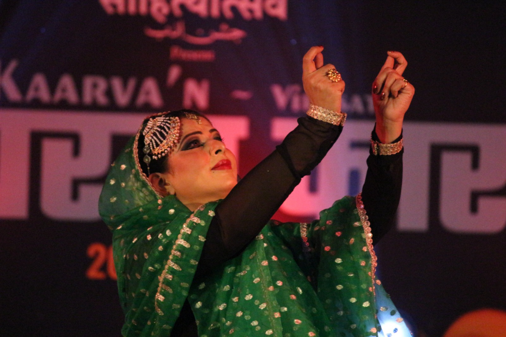 Art &Amp; Culture:पद्मश्री मालिनी अवस्थी के 'सुर यामिनी' मे गोते लगाता रहा पूरा शहर 3 Image 59
