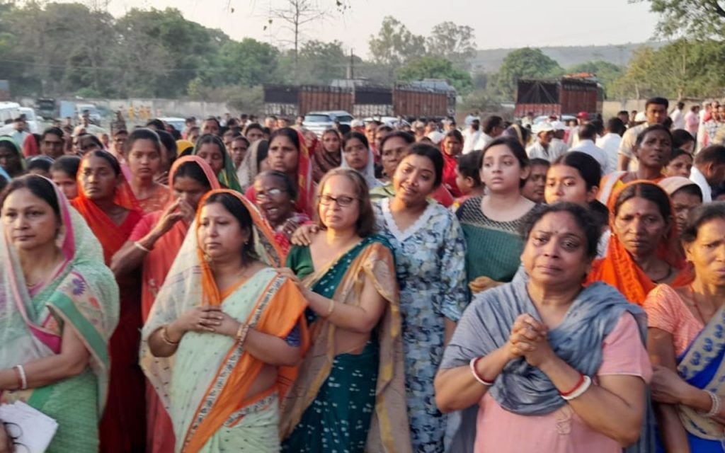 Photos: झारखंड के पूर्व मंत्री लालचंद महतो की अर्थी उठते ही सबकी आंखें हुईं नम 4 Lalchand Mahto Death Today Photo Story 4