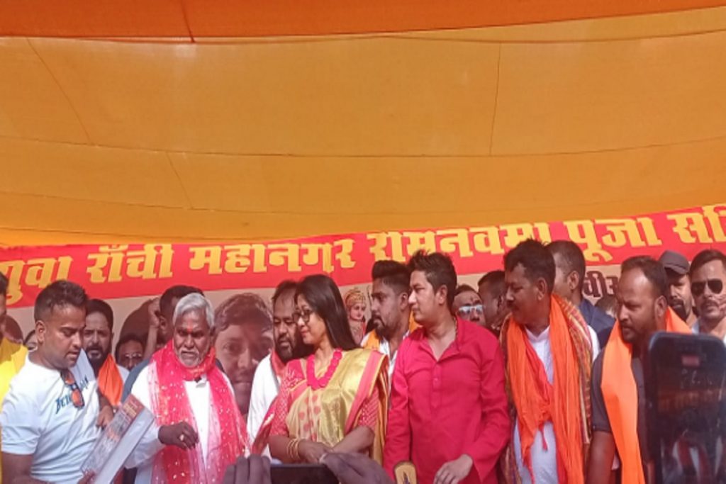 Photos: राममय हुई रांची, रामनवमी में राजधानी के मेन रोड में ऐसा था नजारा 6 Ram Navmi 228
