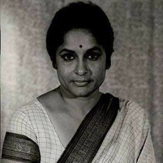 जनसेवा से जुड़ी महिलाओं का राजनीति में आने का दौर हो रहा खत्म, परिवार की बहू-बेटियों को मिल रहे ज्यादा टिकट 1 Takeshwari Sinha