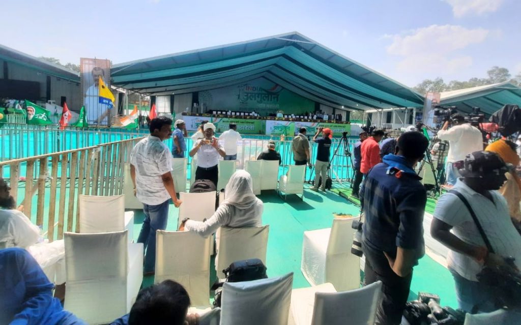उलगुलान न्याय महारैली से पहले बीमार पड़े राहुल गांधी, नहीं आए रांची, भीषण गर्मी में इंतजार करते रहे लोग 5 Ulgulan Nyay Rally Ranchi 5