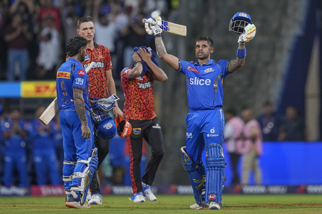 T-20 में सूर्यकुमार ने पिछले दो वर्षों से इतने शतक जड़ दिये, जिसके करीब रोहित-विराट जैसे दिग्गज क्रिकेटर भी नहीं 1 06051 Pti05 06 2024 000296B