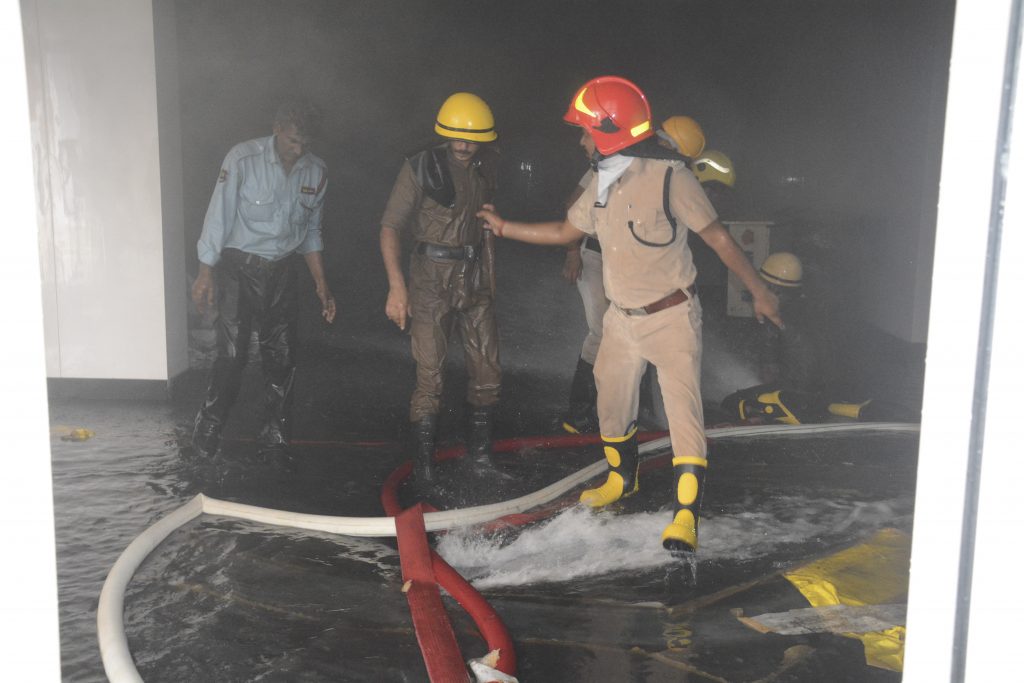 Photos: पटना संग्रहालय में वेल्डिंग के दौरान निकली चिंगारी से भड़की आग, 25 दमकल की गाड़ियों ने आग पर पाया काबू 5 08Pat 79 08052024 2
