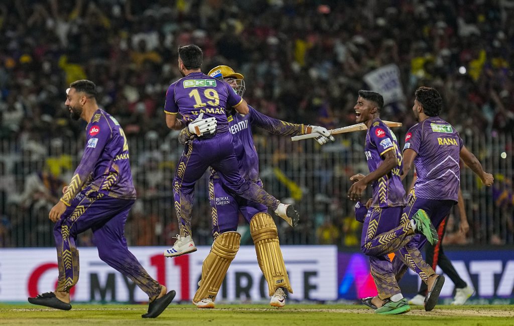Ipl 2024: Kkr 10 साल बाद बना चैंपियन, तीसरी बार अपने नाम की ट्रॉफी, तस्वीरों में देखें जीत का जश्न 4 26051 Pti05 26 2024 000510A