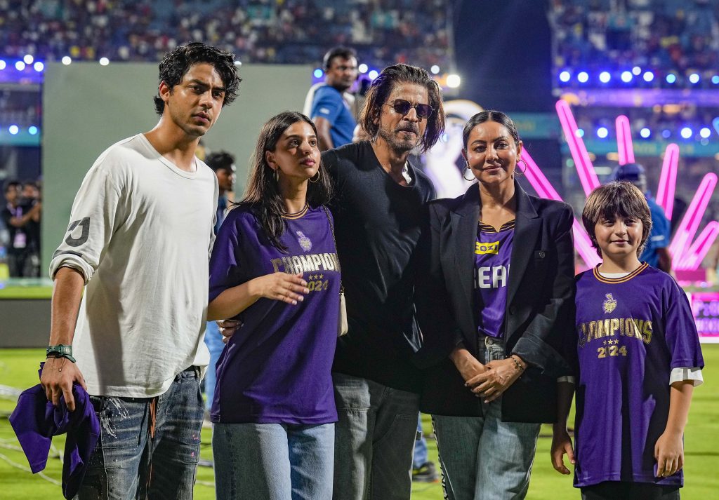 Ipl 2024: Kkr 10 साल बाद बना चैंपियन, तीसरी बार अपने नाम की ट्रॉफी, तस्वीरों में देखें जीत का जश्न 1 26051 Pti05 26 2024 000555A1