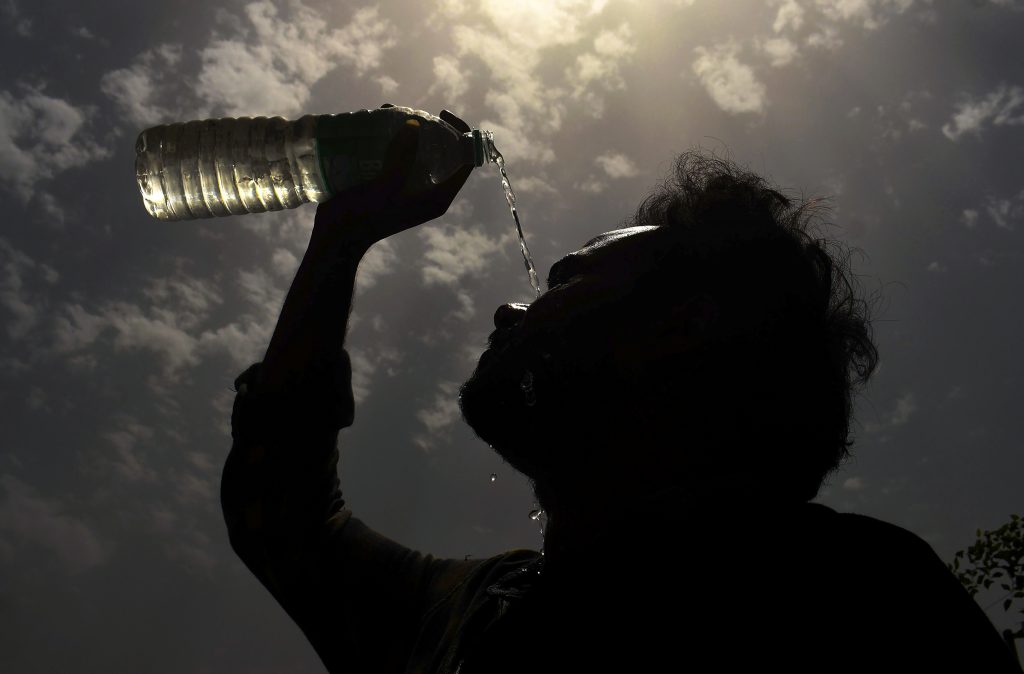 Heat Wave: भीषण गर्मी ले रही है लोगों की जान, यूपी में 100 से ज्यादा की मौत, जानें झारखंड-बिहार का हाल 1 29051 Pti05 29 2024 000127A