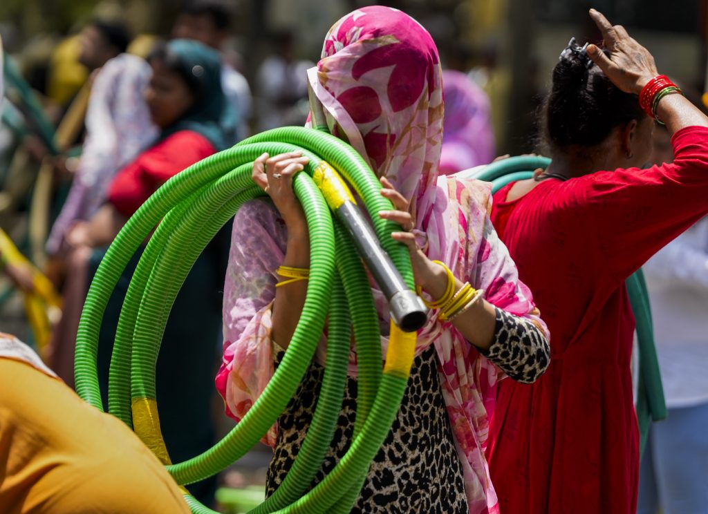 Heat Wave: भीषण गर्मी ले रही है लोगों की जान, यूपी में 100 से ज्यादा की मौत, जानें झारखंड-बिहार का हाल 2 30051 Pti05 30 2024 000072A