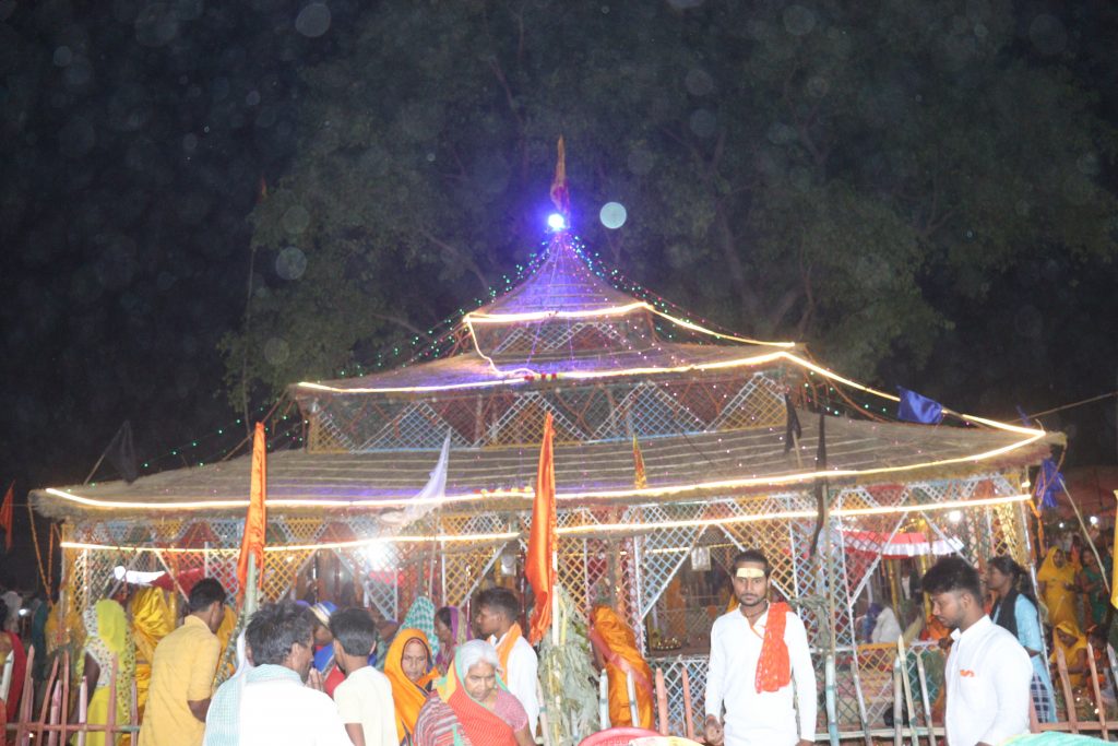 Photo: श्री लक्ष्मी नारायण महायज्ञ मंडप की परिक्रमा क्यों की जाती है? जानें इसका धार्मिक महत्व 4 Img 1875