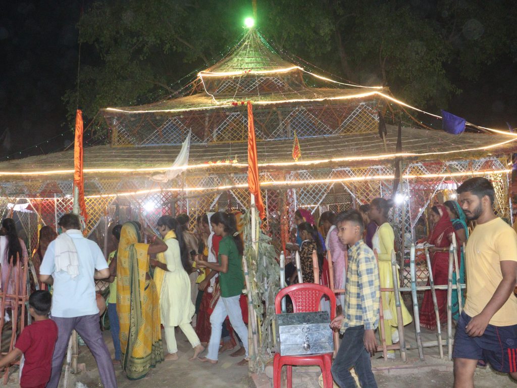 Photo: श्री लक्ष्मी नारायण महायज्ञ मंडप की परिक्रमा क्यों की जाती है? जानें इसका धार्मिक महत्व 3 Img 2374