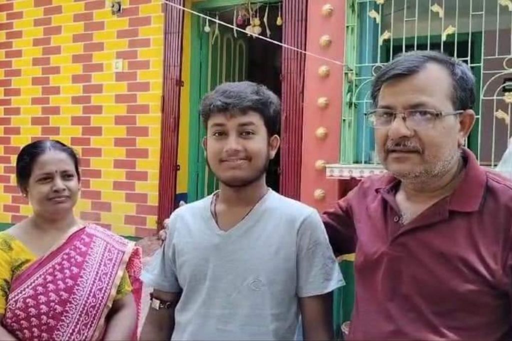Wbbse Madhyamik Result 2024 : माध्यमिक परीक्षा में अव्वल नंबर लाये छात्रों में कोई बनना चाहता है डाॅक्टर तो कोई आईपीएस 3 Madhyamik Result 2