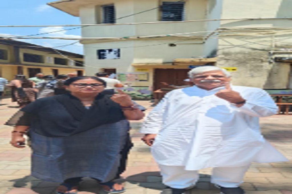 लोकसभा चुनाव के छठे चरण में झारखंड के इन जाने-माने लोगों ने किया मतदान, देखें तस्वीरें 6 Bd Ram
