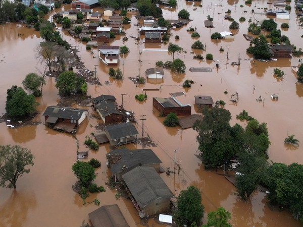 Brazil Floods: ब्राजील में बाढ़ से 75 की मौत, भयावह तस्वीरें आईं सामने 5 Brazil Flood Photo