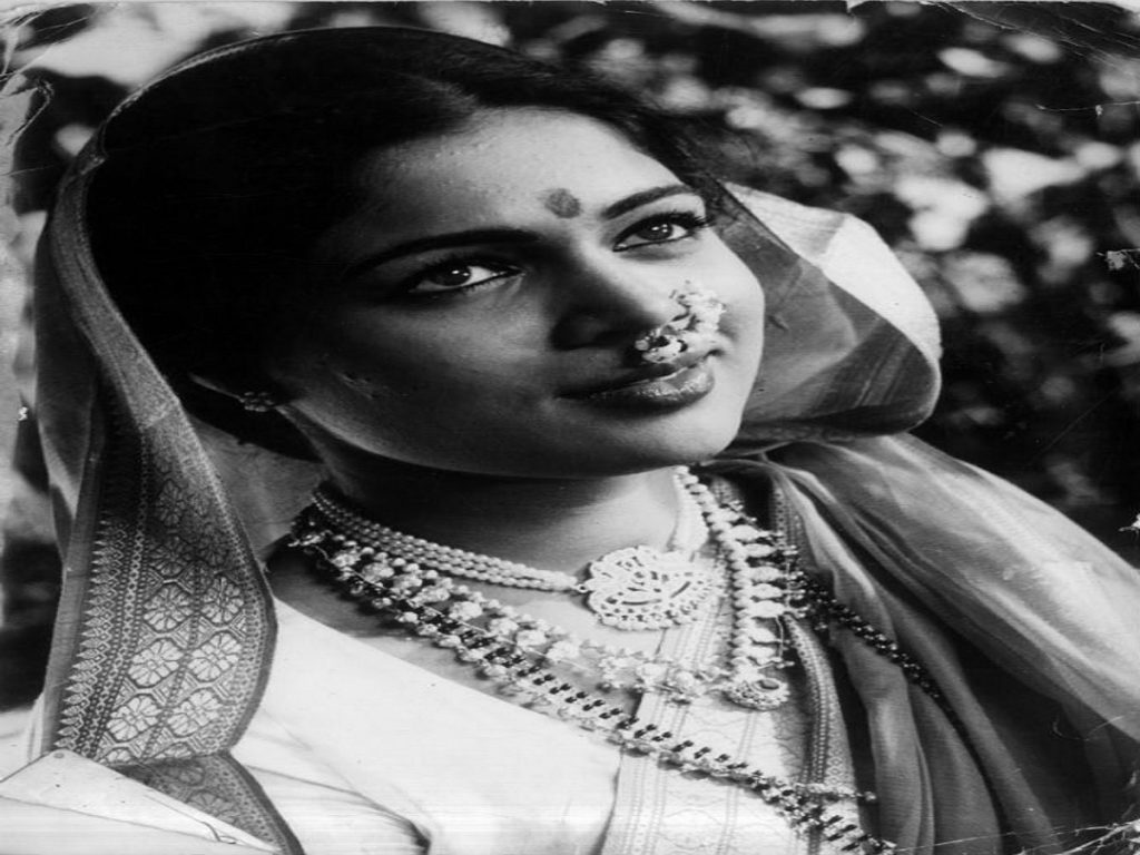 Reema Laagu Death Anniversary Special: क्या था यश जौहर का खास वादा? ऐसे मिला हर फिल्म में मां का रोल.. 1 Gfg