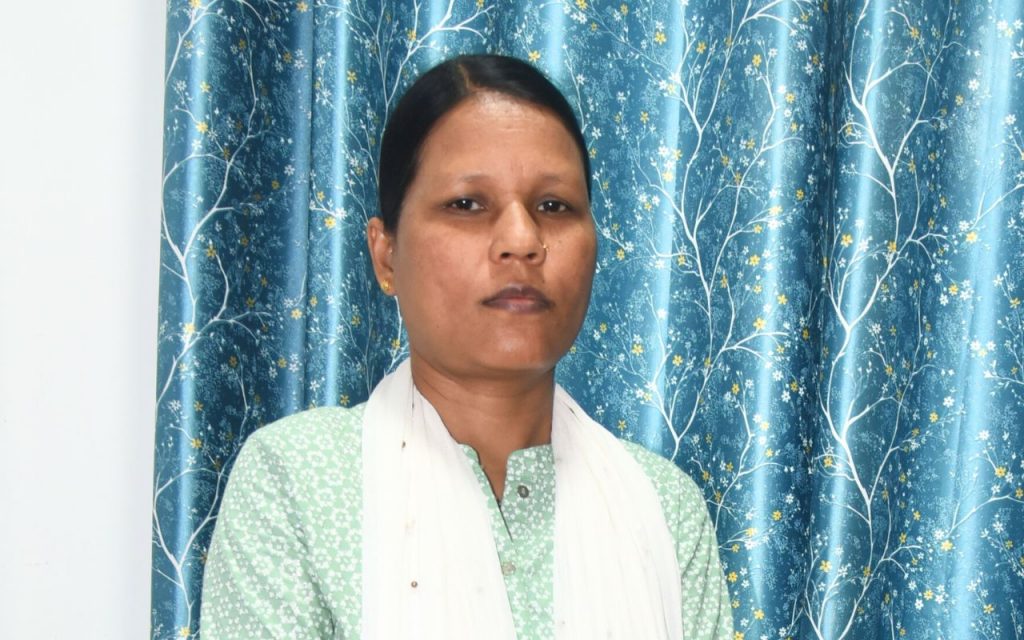 मदर्स डे स्पेशल : 8 घंटे की ड्यूटी के बाद भी कामकाजी मां को आराम नहीं 1 Mothers Day Special Renu Jamshedpur Jharkhand