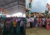 प्रियंका गांधी की चुनावी सभा में पहुंचे लोग
