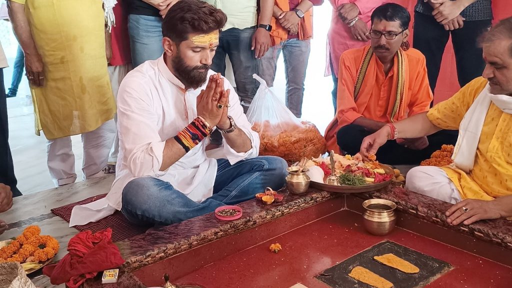 बिहार: 5 सीटों पर सुबह 11 बजे तक 21.11 प्रतिशत मतदान, पढ़िए कहां सबसे कम हुआ मतदान 2 वोटिंग से पहले भगवान की शरण में पहुंचे चिराग पासवान
