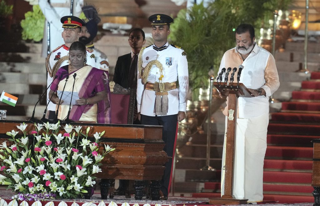Narendra Modi Cabinet : कौन हैं केरल में बीजेपी का खाता खुलवाने वाले सुरेश गोपी? पीएम मोदी ने खुद कॉल करके बुलाया 2 09061 Pti06 09 2024 000539B