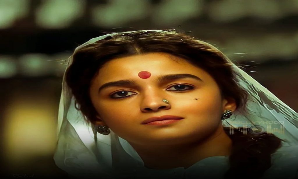 तवायफों की जिंदगी पर आधारित हीरामंडी के जैसी इन फिल्मों को देख, आपकी रूह कांप जाएगी 3 1271941804