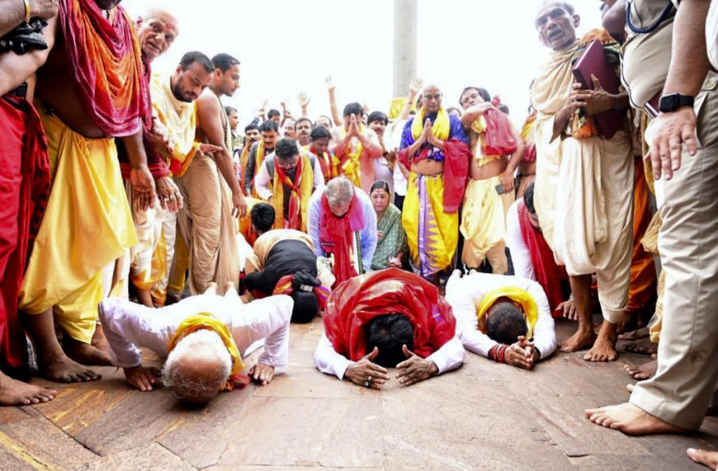 Jagannatha Temple Puri: पुरी के जगन्नाथ मंदिर के चारों द्वार खुलने से क्या होगा लाभ? जानें यहां 1 13061 Pti06 13 2024 000046B